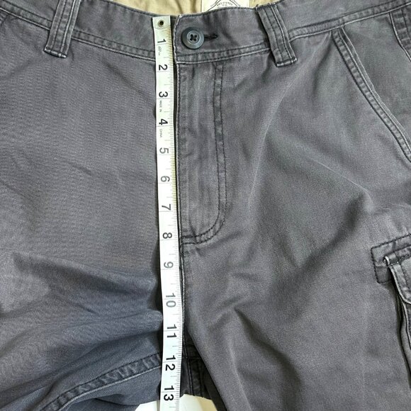 St John's Bay Gray Cargo Shorts Size 34 - Picture 6 of 9